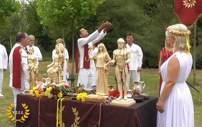 Τελετές των Δωδεκαθεϊστών ανήμερα της Κυριακής της Πεντηκοστής
