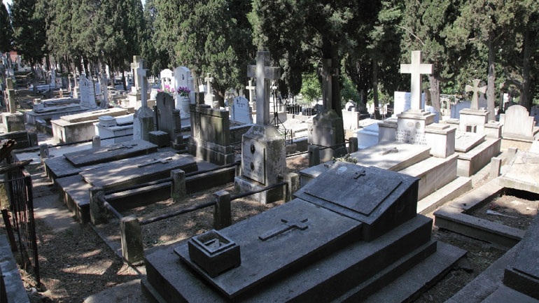 Έκλεψαν 69χρονη ενώ κήδευε την μητέρα της