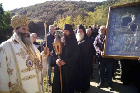 Λιτανεία της Παναγίας Πορταΐτισσας στη Μονή Ιβήρων