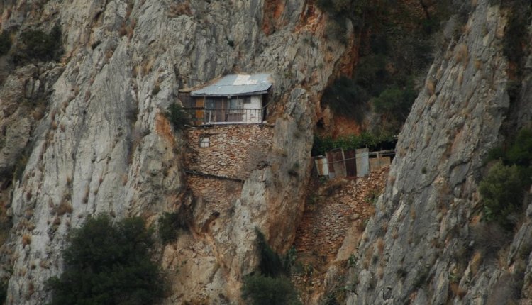 Ο άθεος που έγινε ερημίτης και το θαύμα του Οσίου Παϊσίου