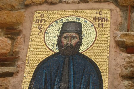 Συγκλονιστική μαρτυρία ενός μεγάλου Θαύματος του Αγίου Εφραίμ σε βρέφος