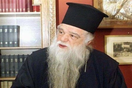 Ένοχος ο Αμβρόσιος για το “φτύστε τους ομοφυλόφιλους” – Χρηματικό πρόστιμο 10.000 ευρώ