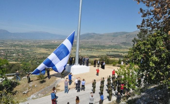 Περήφανα κυματίζει γαλανόλευκη 150 τ.μ. στη Δράμα