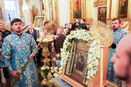 Με όλες τις τιμές αναχώρησε η Παναγία Σουμελά από την Αγία Πετρούπολη