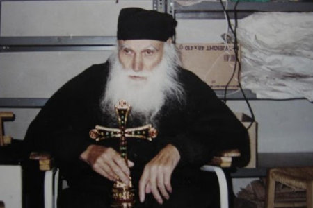 Γέροντας Εφραίμ Κατουνακιώτης: «Όπως πάνε τα κουκιά και όπως δείχνει η φλάσκα, ούτε φέτος έχει Λαμπρή ούτε του χρόνου Πάσχα».