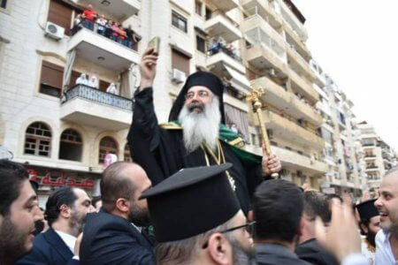 ΑΞΙΟΣ στα ελληνικά ακούστηκε στους δρόμους της Λατάκια – Ενθρόνιση Μητροπολίτη Λαοδικείας