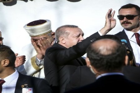 Ενα άρθρο που πρέπει να διαβάσει κάθε Ελληνας – Ποιος συντηρεί την Πέμπτη Φάλαγγα στη Θράκη;